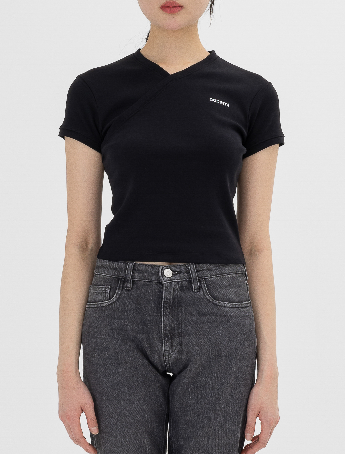 코페르니 브이 넥 라인 티셔츠 블랙